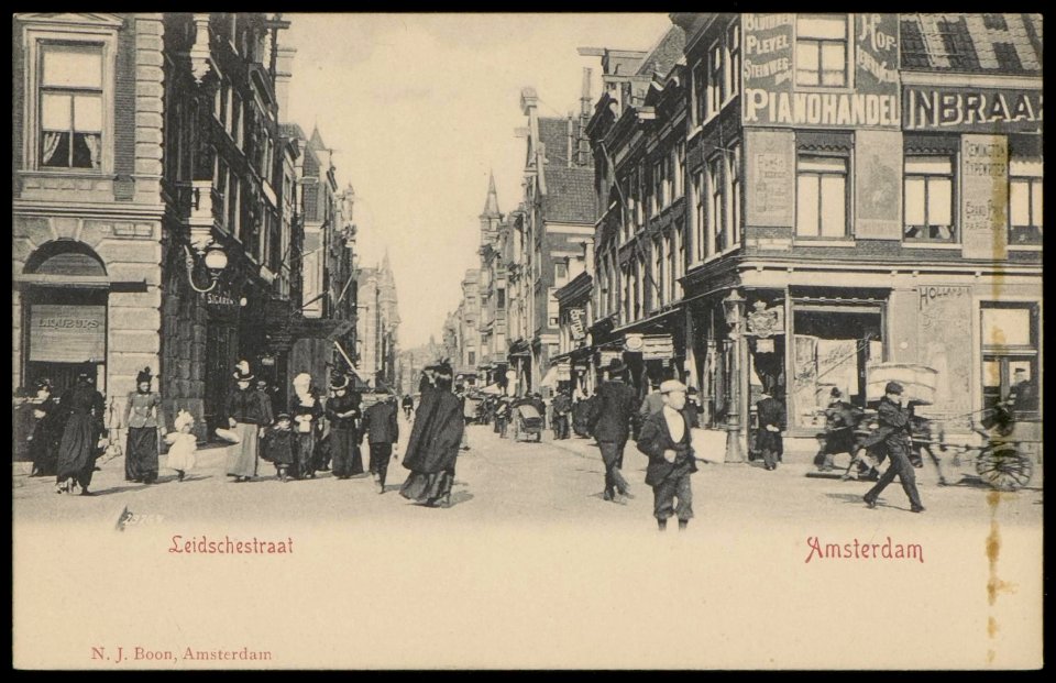 Leidsestraat gezien vanaf Leidseplein. Uitgave N.J. Boon, Amsterdam photo