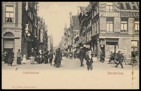Leidsestraat gezien vanaf Leidseplein. Uitgave N.J. Boon, Amsterdam