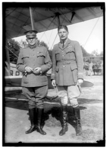 LEE, CHARLES E. COL. BRITISH AVIATOR. RIGHT, WITH GEN. J.F. BELL, U.S.A. LCCN2016869404
