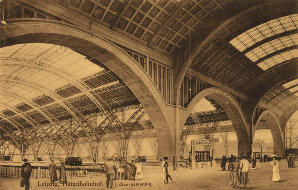 Leipzig, Sachsen - Bahnhof, Querbahnsteig (Zeno Ansichtskarten)