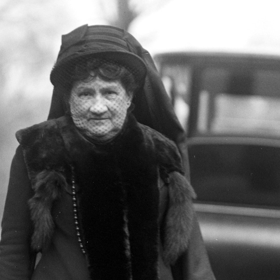 LEE, MARY CUSTIS LCCN2016866128 (sq cropped)