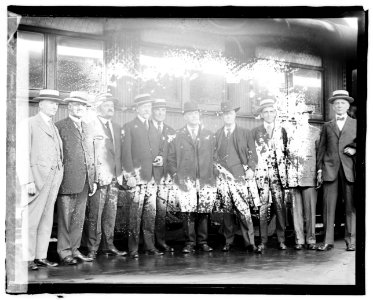 Left to Right- Senators McCumber, Curtis, Calder, Lodge, Harding, Brahdegee, New, Capper, Phipps, Sutherland. Republican Senators leaving Washington immediately after the adjournment of LCCN2016828087