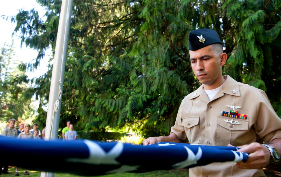 Learning to Fly the Flag 160729-N-WX604-072