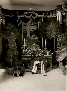 Leichbegängnis des vor dem Feinde gefallenen Fliegerlt. Hofer, am 29-6.1917, in Villach. (Aufbahrung i.d.Kapelle.) (BildID 15799216)