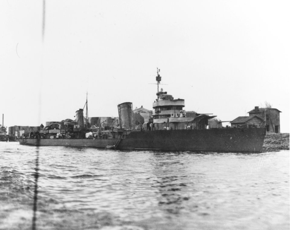 Leningrad-class DD 1944 80-G-176369