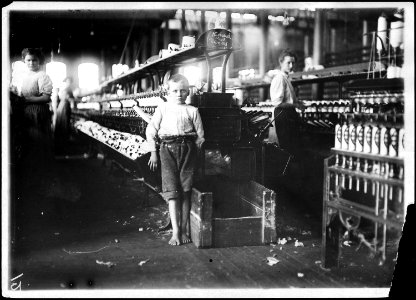Leo 48 inches high, 8 years old. Picks up bobbins at 15 (cents) a day in Elk Cotton Mill. He said, No I don't help... - NARA - 523344