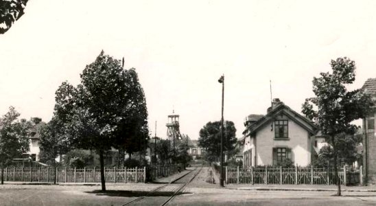 Lens - Fosse n° 2 - 2 bis des mines de Lens (C)