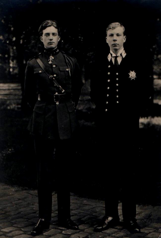 Leopold III of Belgium and little brother Charles, Count of Flanders