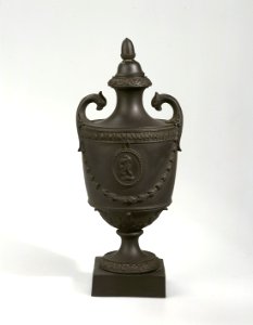Ler- och stengods. Urna - Hallwylska museet - 89275