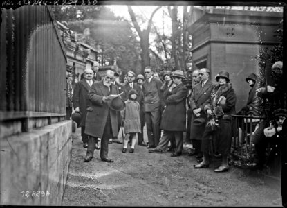 Les amis de La Fontaine au Père Lachaise (Btv1b53198164p f1)