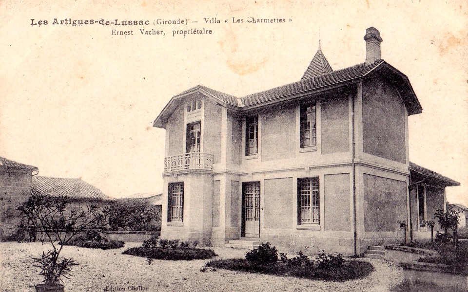 Les Artigues-de-Lussac - bourg 3