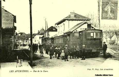 LES AVENIÈRES. - Rue de la Gare