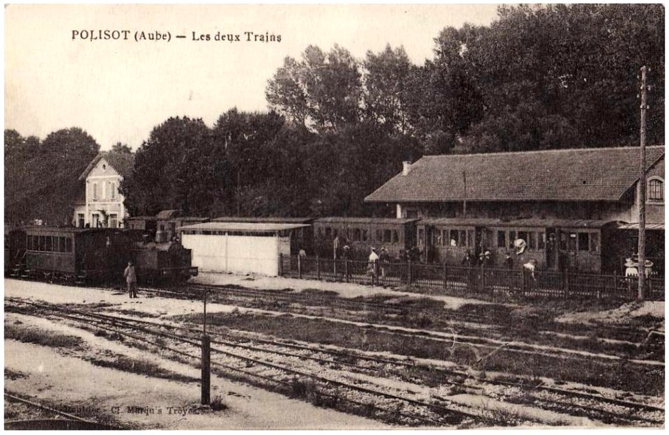 Les deux gares à Polisot