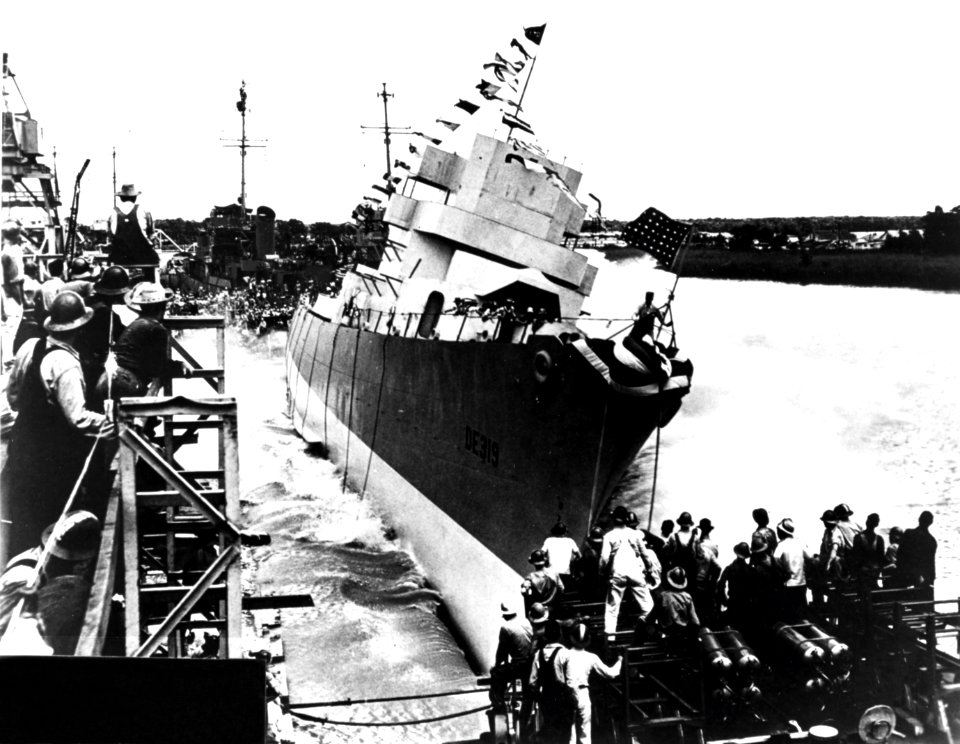 Launching of USS Leopold (DE-319) at Consolidated Steel, Orange, Texas (USA), on 12 June 1943 (NH 91597)