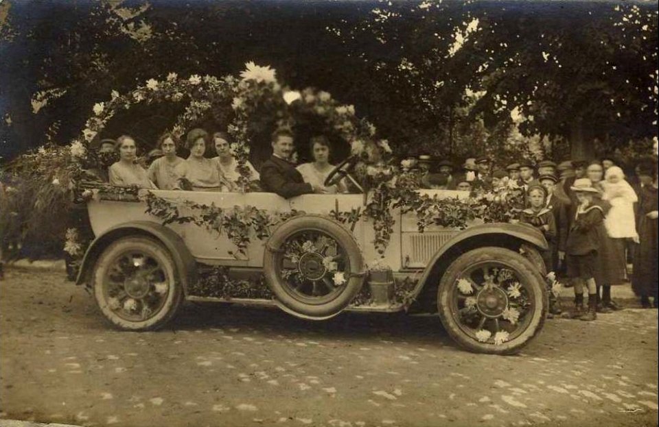 Les Reines de Paris aux fetes de la Ste Anne à Rethel