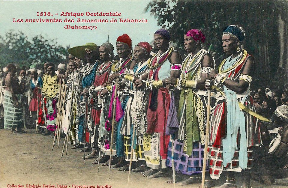Les survivantes des Amazones de Behanzin (Dahomey)