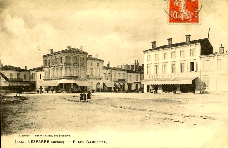 Lesparre - place Gambetta 1