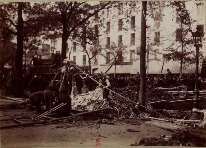 Les restes du dirigeable Pax avenue du Maine - Photo Jules Beau 3