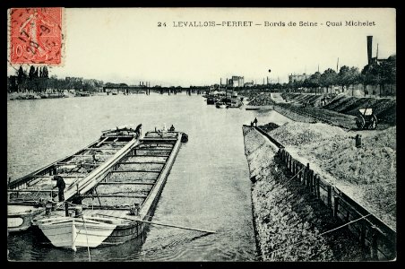 Levallois-Perret.Quai Michelet et bords de Seine photo