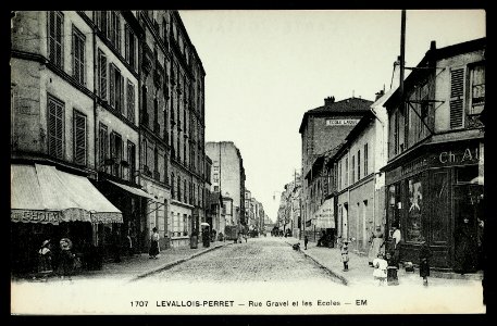 Levallois-Perret.Rue Gravel et écoles photo