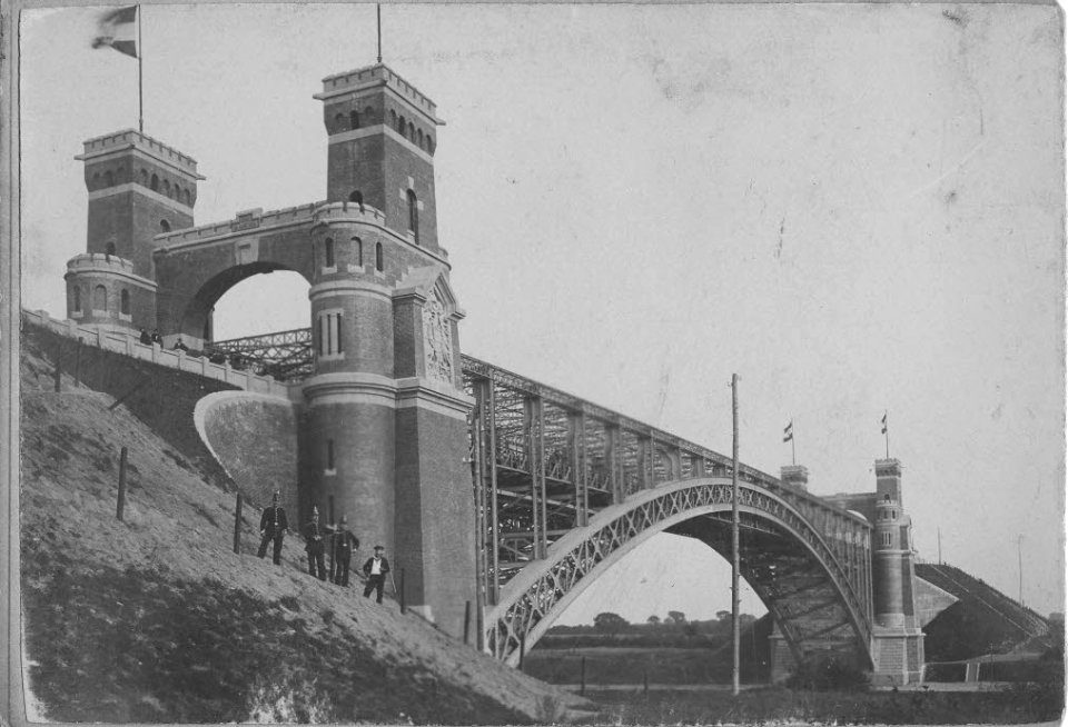 Levensauer Hochbrücke (Kiel 44.141)