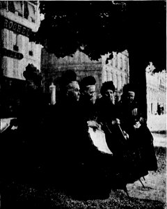 Les vieilles dames mystérieuses qu'on ne voit que le dimanche