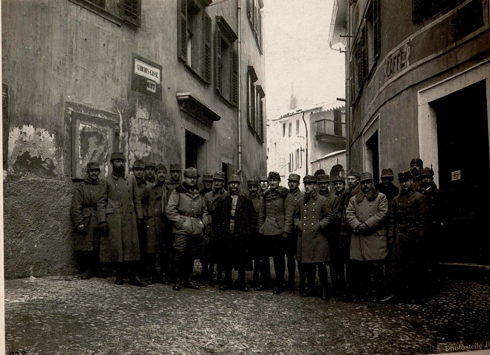 Levico. Offiziersgruppe. (BildID 15636857)