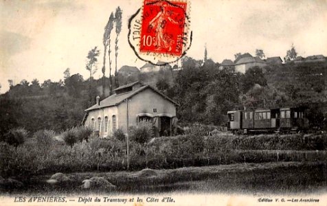 LES AVENIÈRES. - Dépôt du Tramway et les Côtes d'Ile