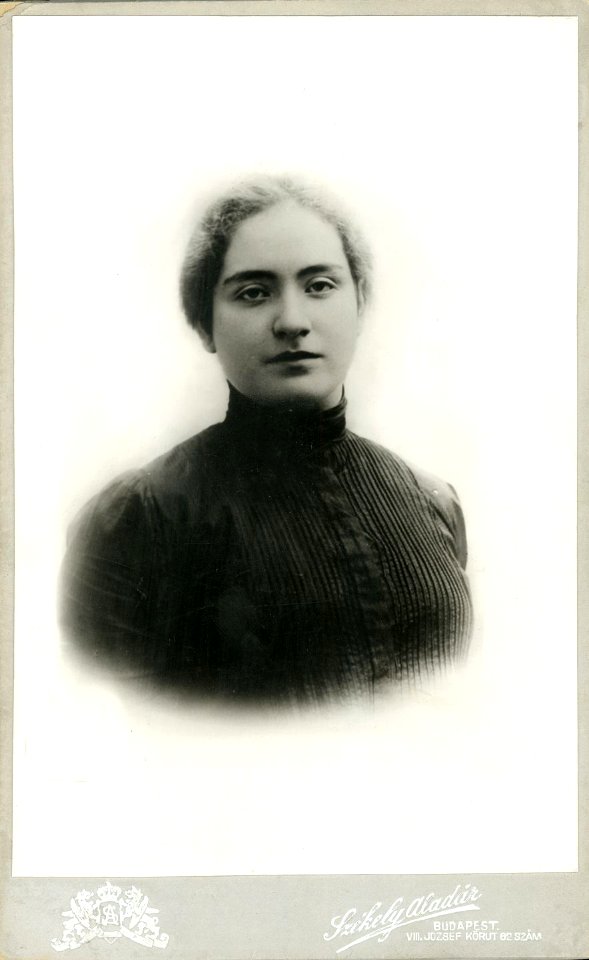Lesznai Anna (Székely Aladár felvétele)