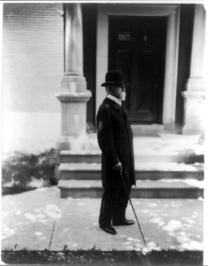 Lew Wallace, full portrait, walking, old age LCCN2017646782