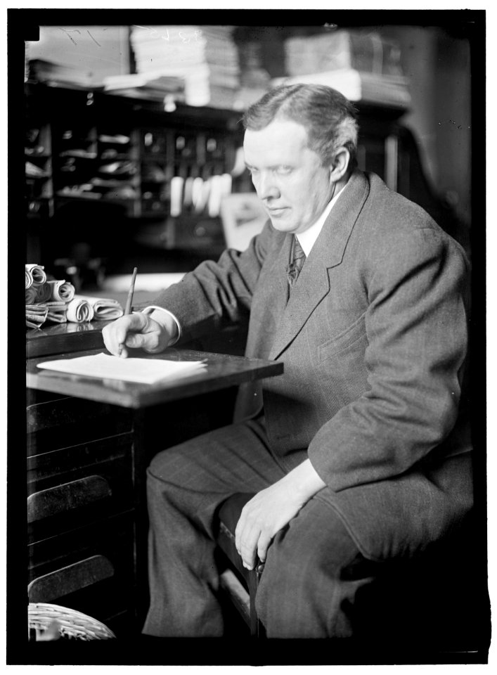 LEWIS, DAVID JOHN. REP. FROM MARYLAND, 1911-1917; U.S. TARIFF COMMN, 1919-1925. AT DESK LCCN2016865116