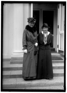 LEWIS, MRS. LAWRENCE. LEFT, WITH MRS. HARRY LOWENBURG LCCN2016866371 photo