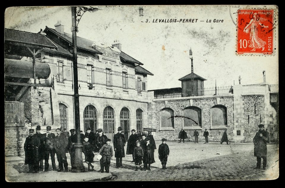 Levallois-Perret.Gare