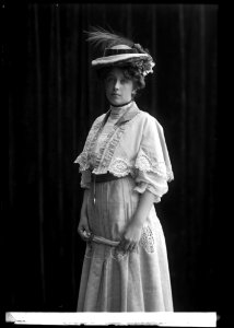Lia Norée, actor, undated portrait - SMV - GN033