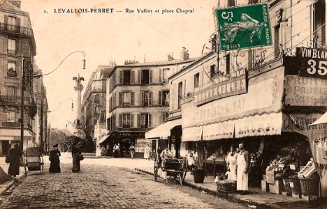 Levallois-Perret.Rue Vallier.Place Chaptal