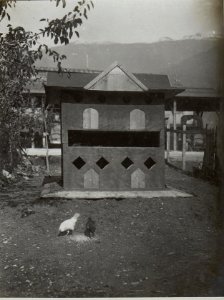 Levico. Auto-Reserve. Hühnerstall. (BildID 15649042)