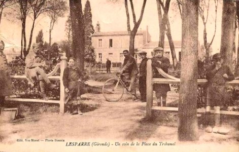 Lesparre - place du Trubunal 2