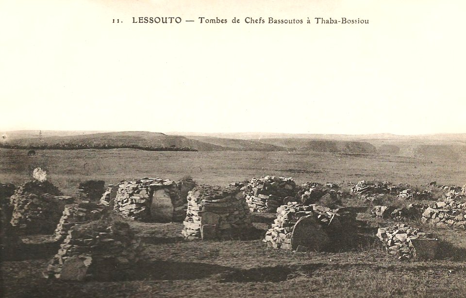 Lessouto-Tombes de Chefs Bassoutos à Thaba-Bossiou