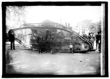 Liberty Loan tank LCCN2016821932