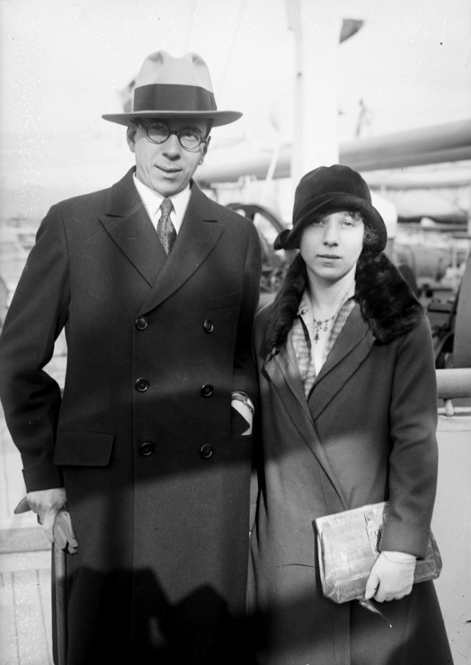 Lewis Strauss & wife LCCN2014719178 (cropped)