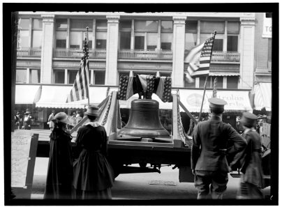 LIBERTY LOANS. LIBERTY BELL, REPLICA; 3RD LOAN DRIVE LCCN2016869080