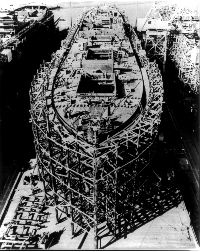 Liberty ship under construction cph.3b13216