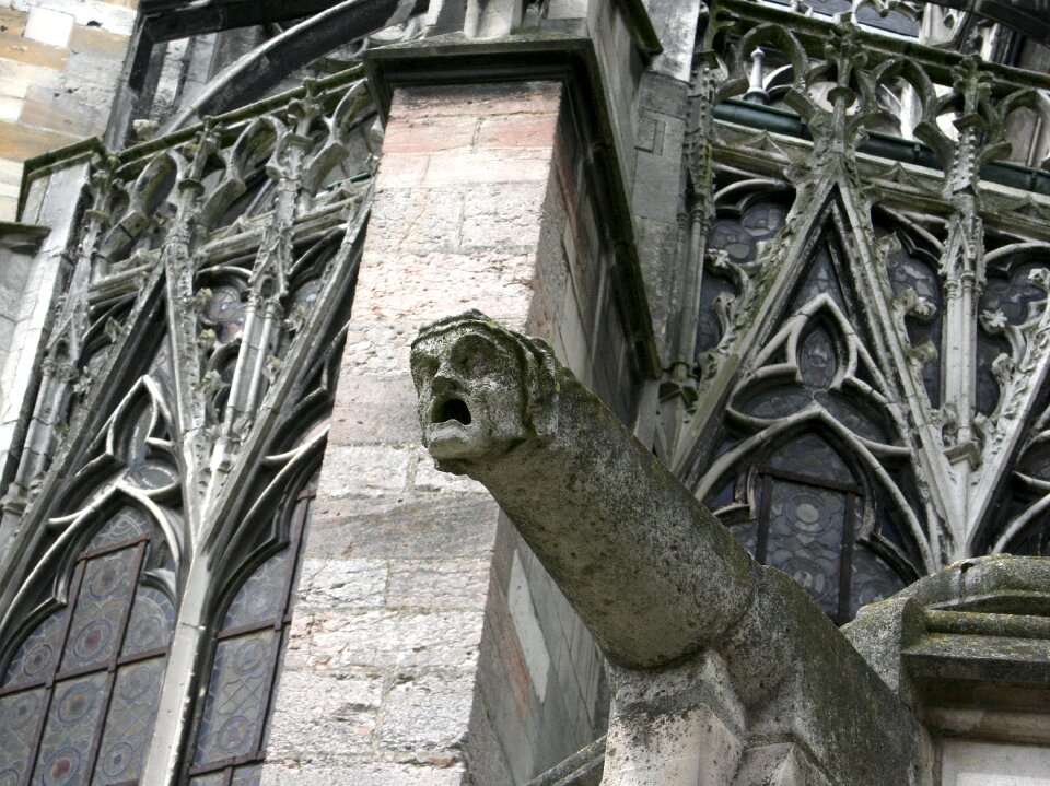 Church pierre monument