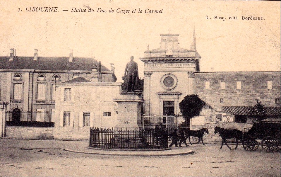 Libourne Place Decazes Statue 13