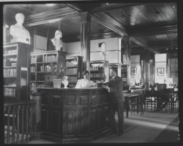 Library interior at Tuskegee Institute, 1906 LCCN2013646241