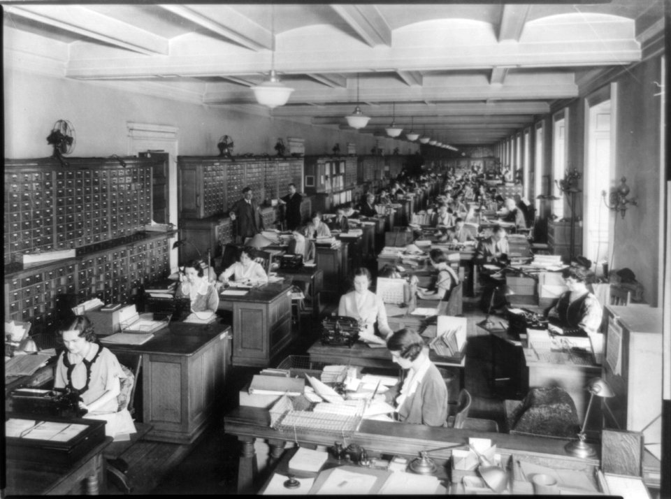 Library of Congress catalogers at their desks, Library of Congress, Washington, D.C. LCCN2011648356