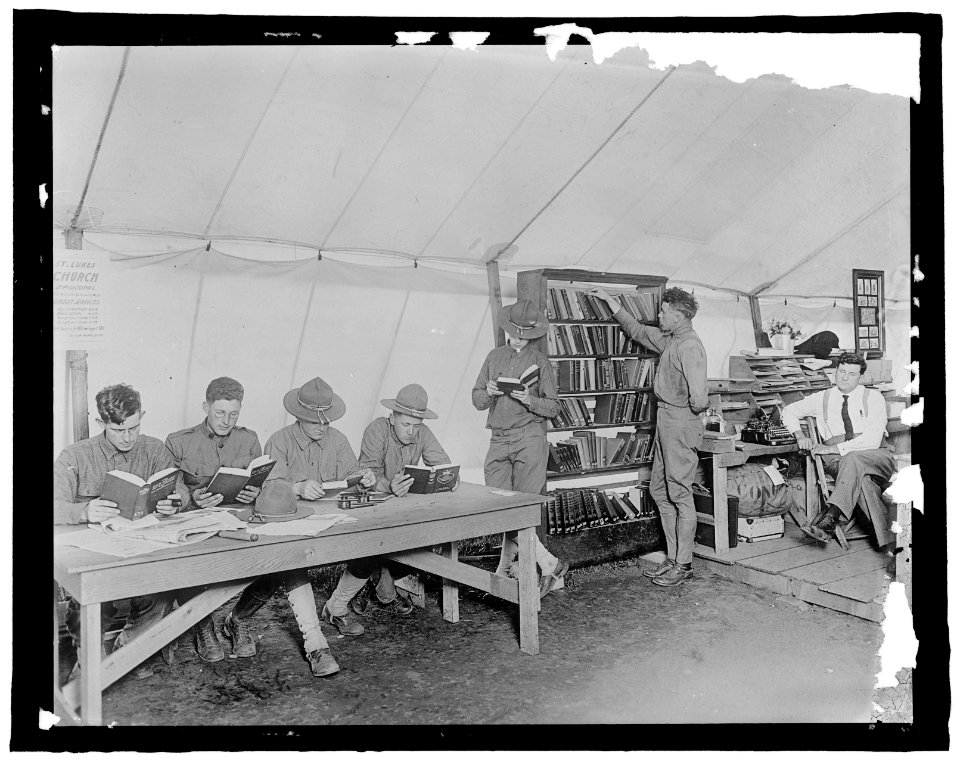 Library War Service, YMCA Tent, Vancouver barracks, World War I LCCN2016824464