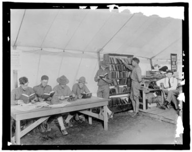 Library War Service, YMCA Tent, Vancouver barracks, World War I LCCN2016824464