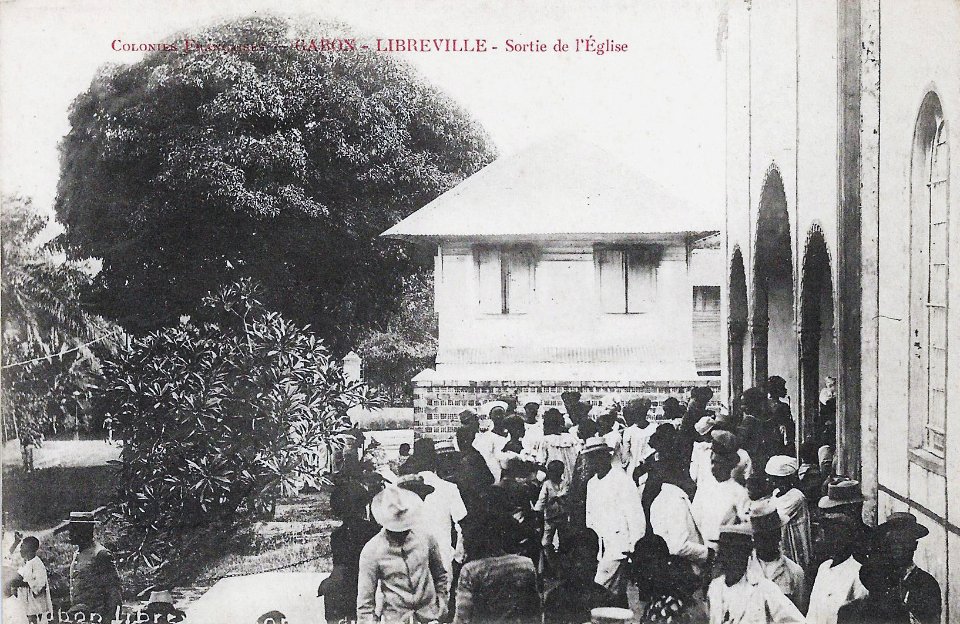 Libreville-Sortie d'église