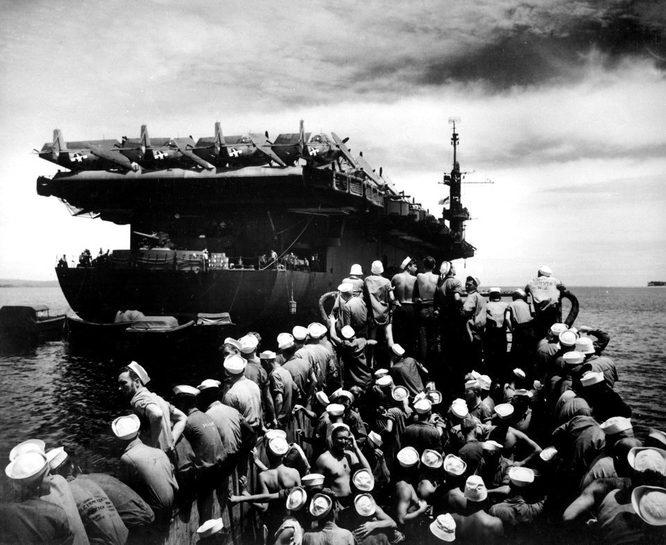 Liberty party returns to USS Casablanca (CVE-55) off Manus on 19 April 1945 (80-CASA-618)